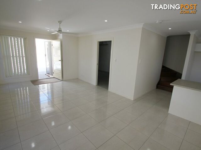 2/11 Storey Road KALLANGUR QLD 4503