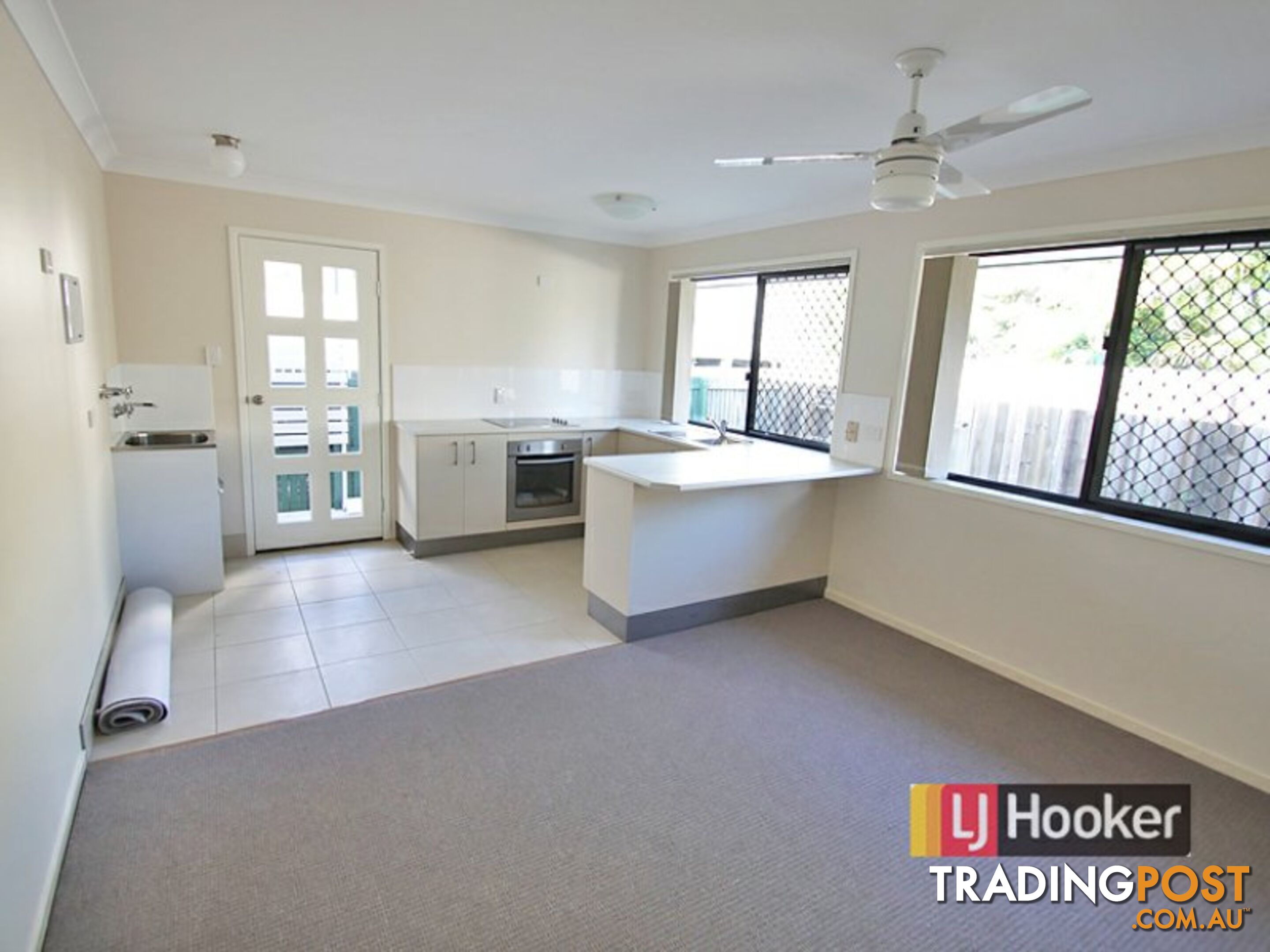 Unit 2/8 Glendon Court KALLANGUR QLD 4503