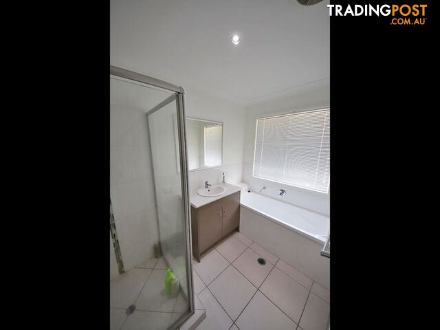 19 Nutmeg Drive GRIFFIN QLD 4503 - photo 2 of 5