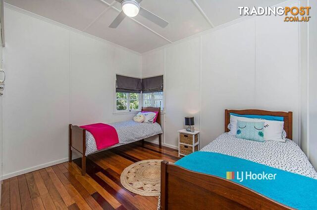 1 Frank Street SCARBOROUGH QLD 4020