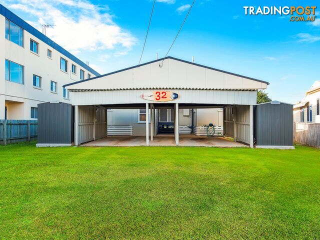 32 Woodcliffe Crescent WOODY POINT QLD 4019