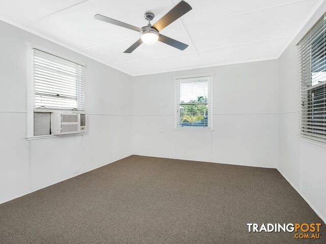 32 Woodcliffe Crescent WOODY POINT QLD 4019