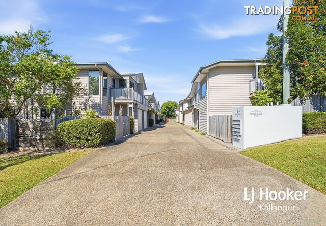 2/7 Young Street PETRIE QLD 4502