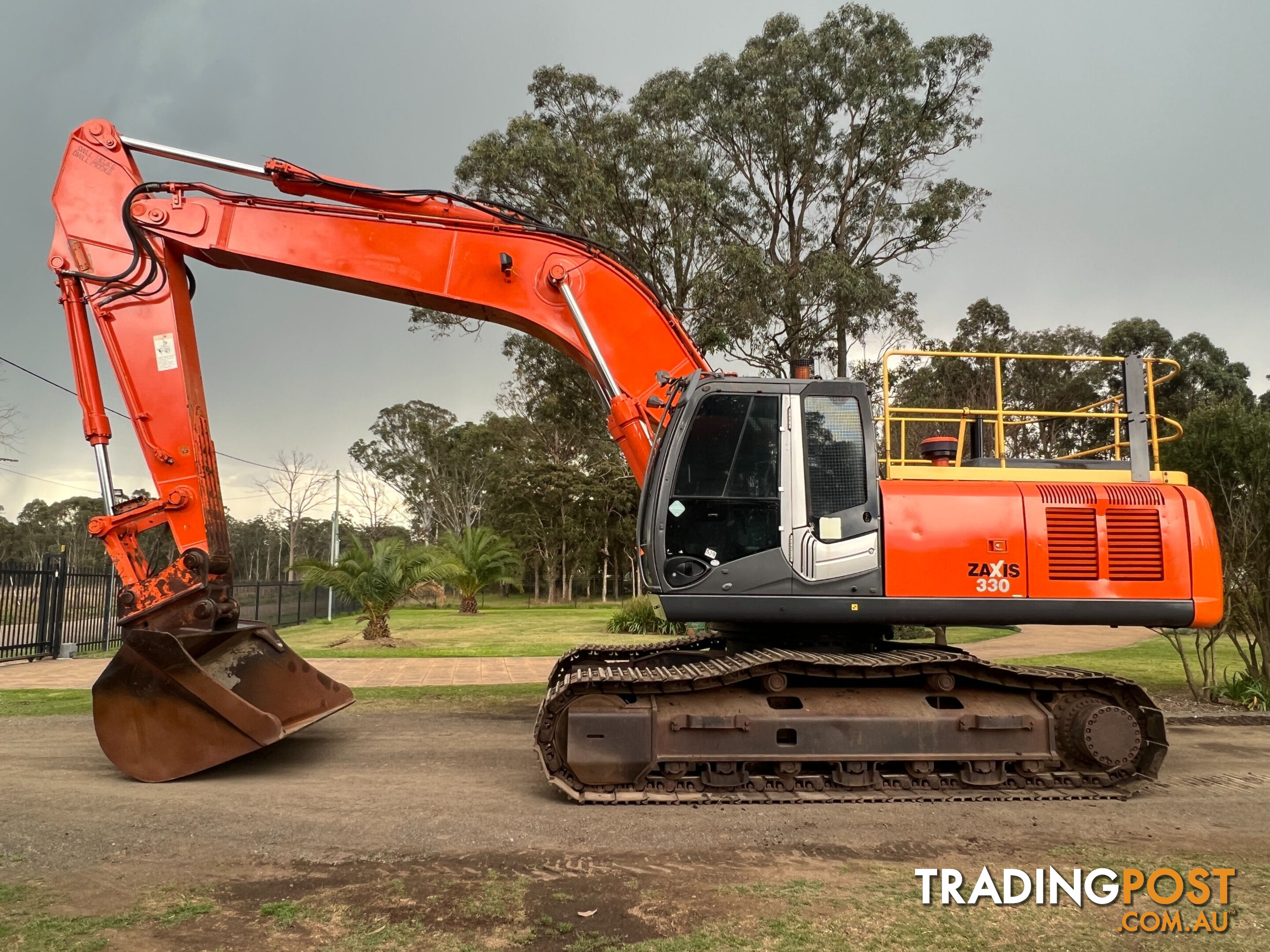 Hitachi ZX330 Tracked-Excav Excavator