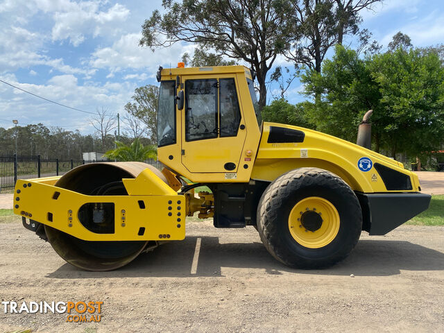 Bomag BW211D-4 Vibrating Roller Roller/Compacting