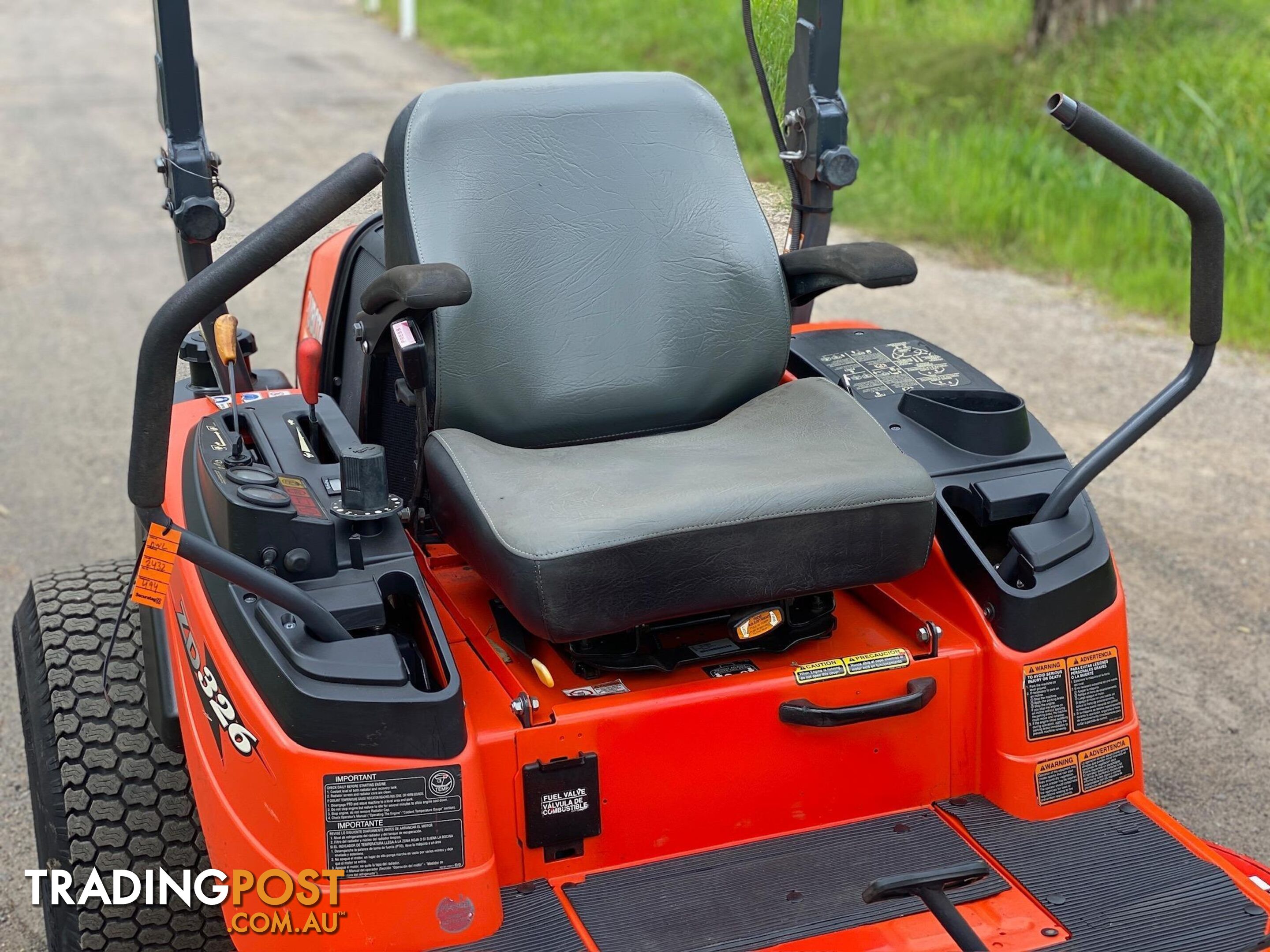 Kubota ZD326 Zero Turn Lawn Equipment