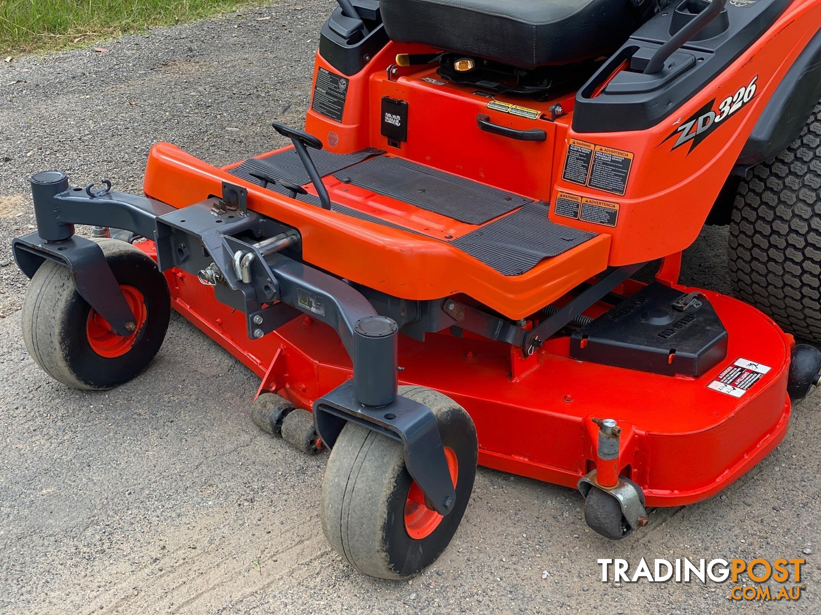 Kubota ZD326 Zero Turn Lawn Equipment