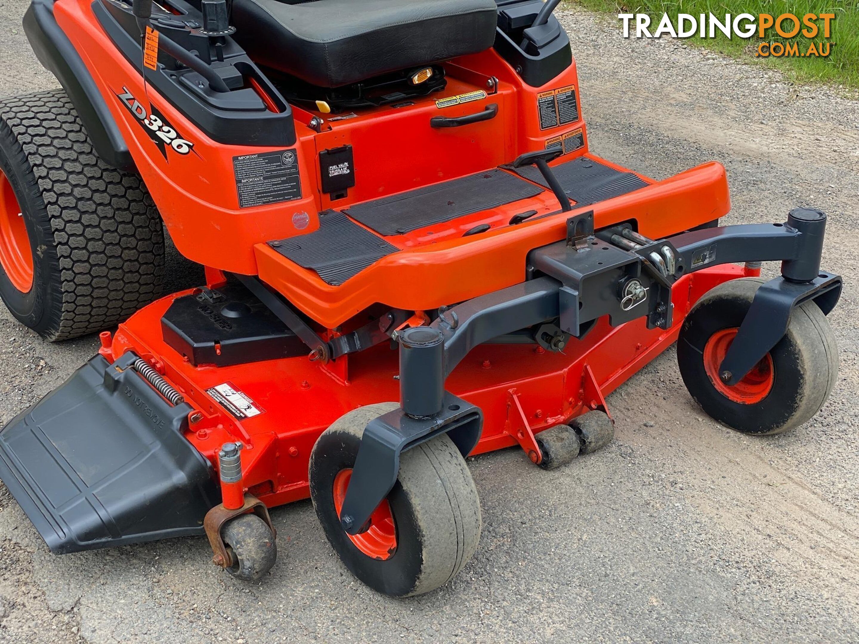 Kubota ZD326 Zero Turn Lawn Equipment