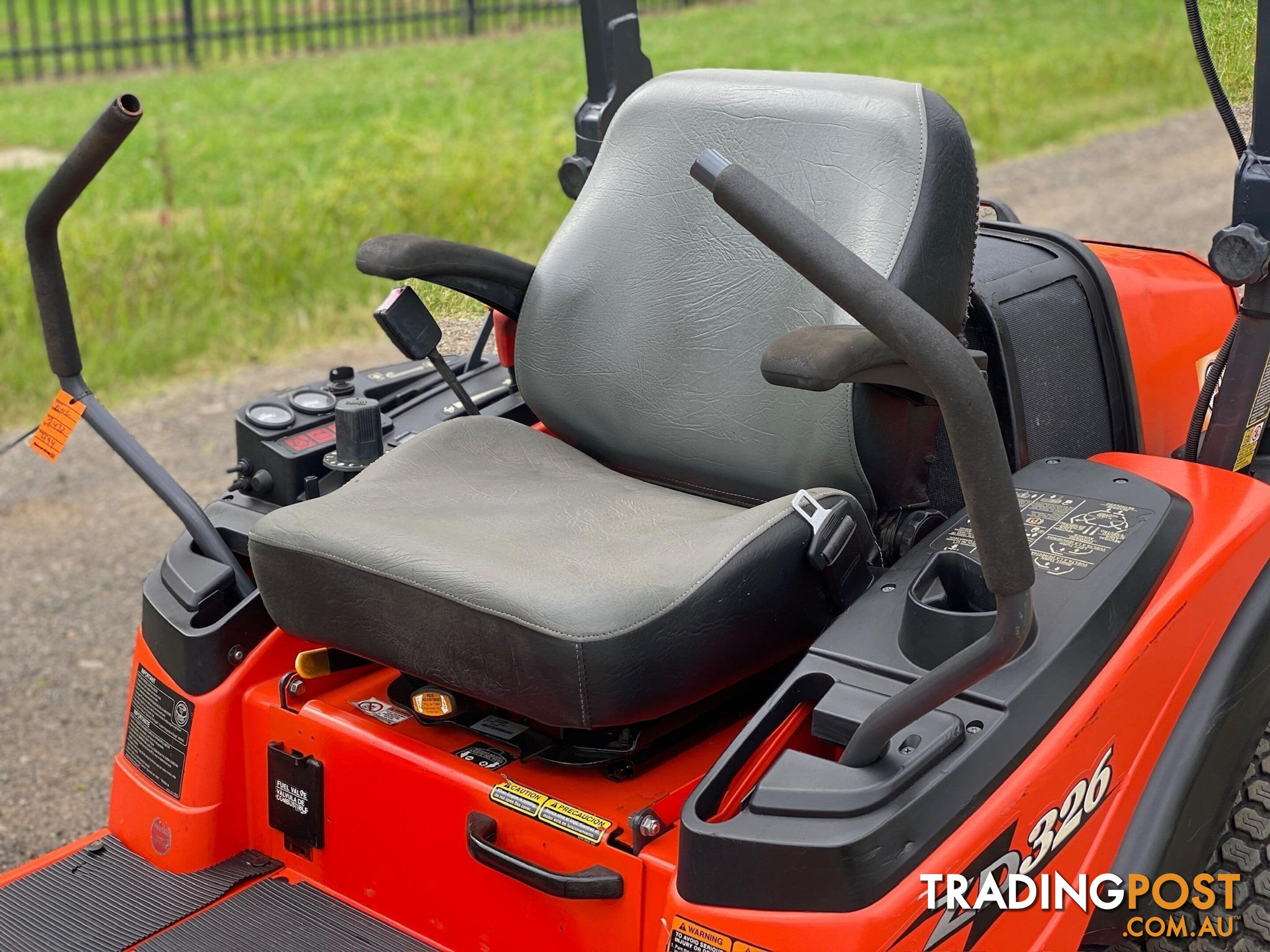 Kubota ZD326 Zero Turn Lawn Equipment