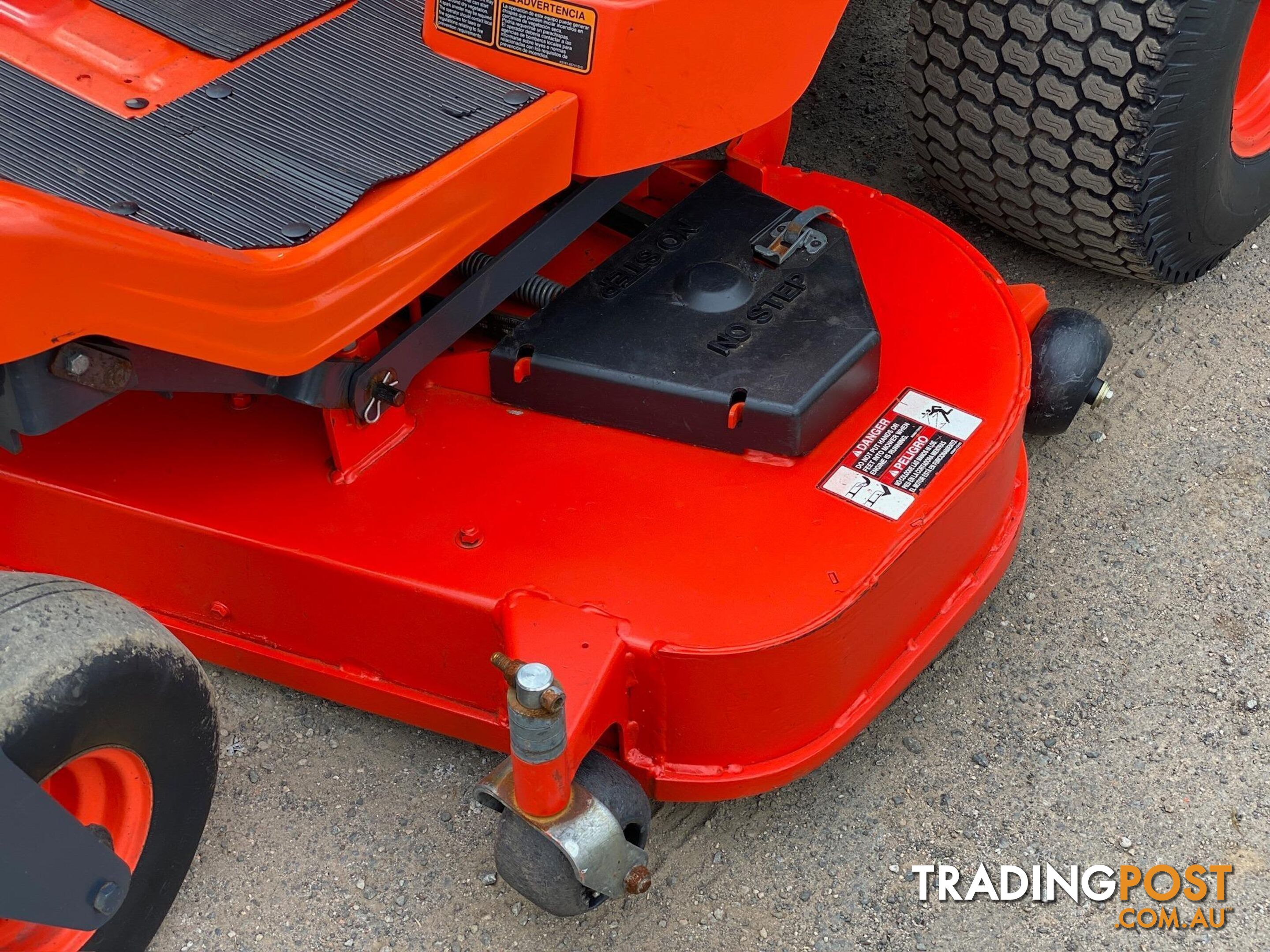 Kubota ZD326 Zero Turn Lawn Equipment