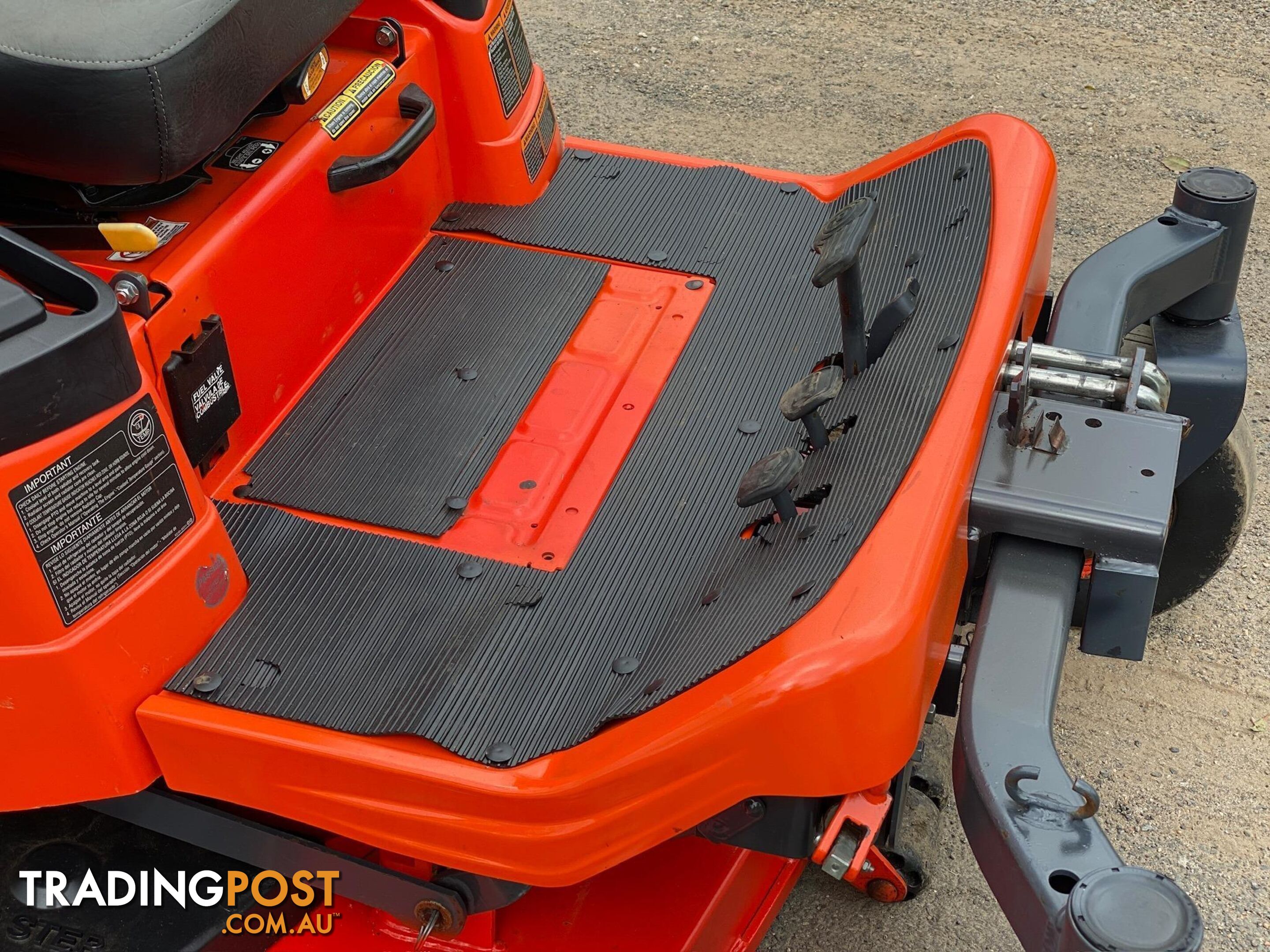 Kubota ZD326 Zero Turn Lawn Equipment