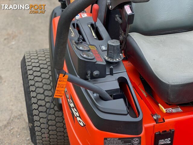 Kubota ZD326 Zero Turn Lawn Equipment