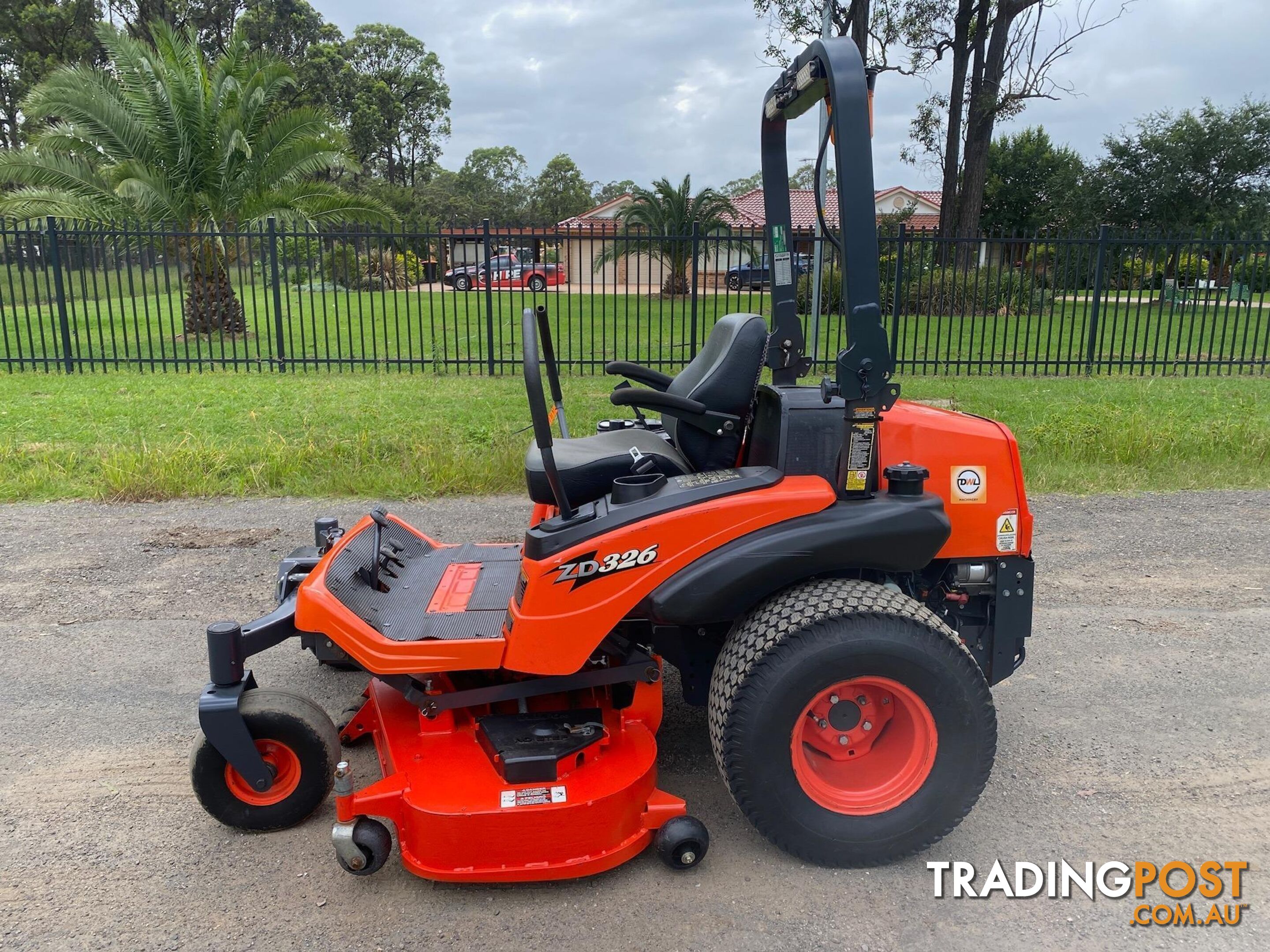 Kubota ZD326 Zero Turn Lawn Equipment