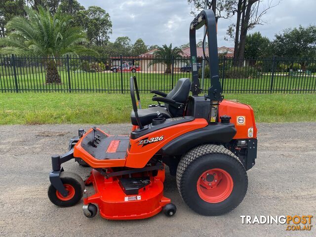 Kubota ZD326 Zero Turn Lawn Equipment