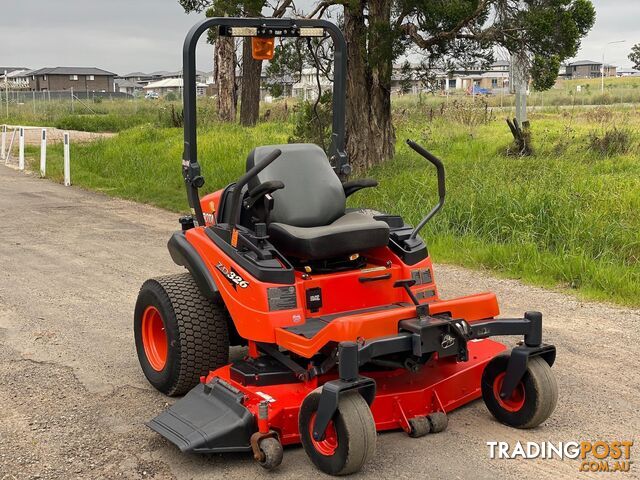 Kubota ZD326 Zero Turn Lawn Equipment