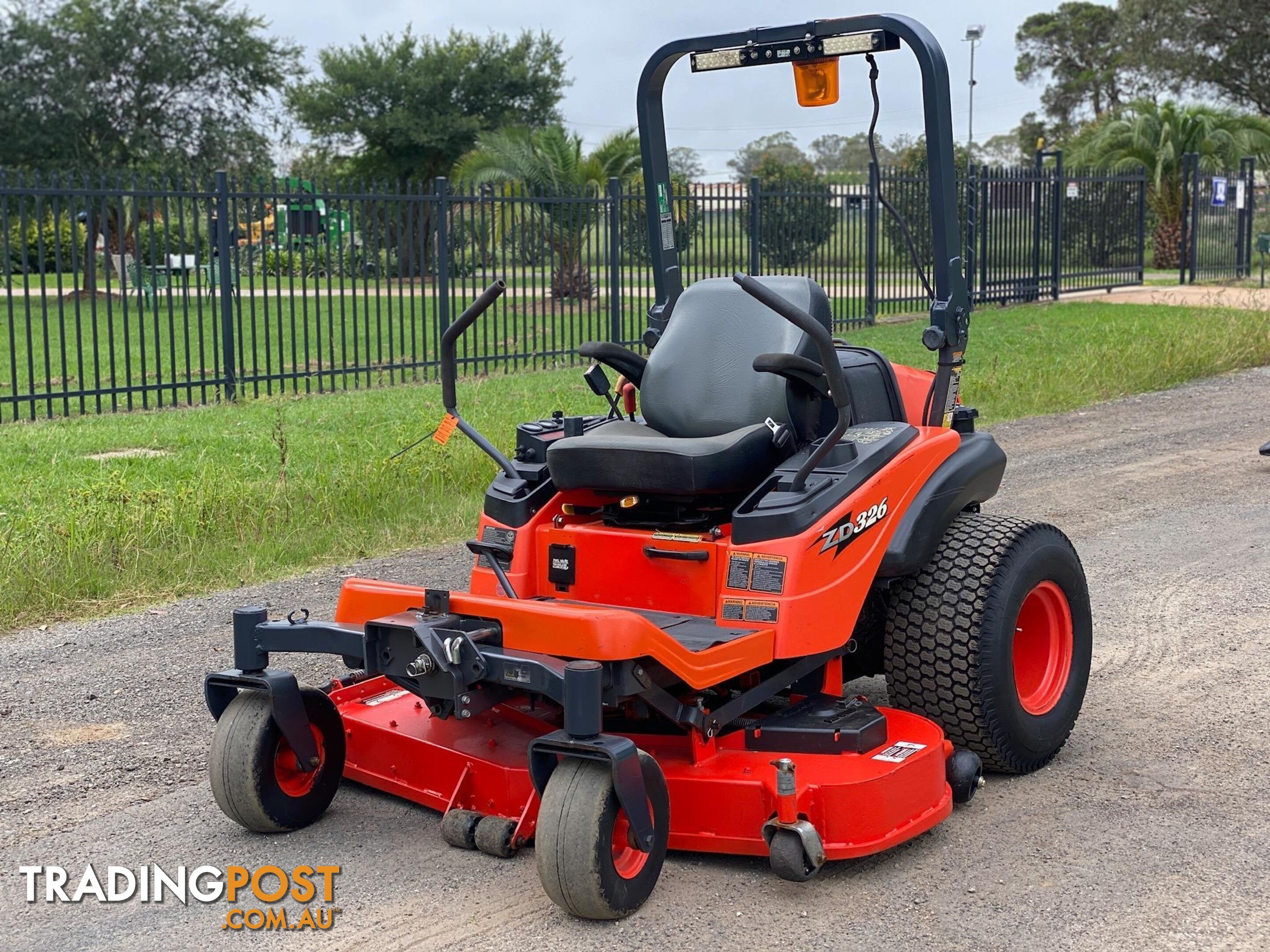 Kubota ZD326 Zero Turn Lawn Equipment