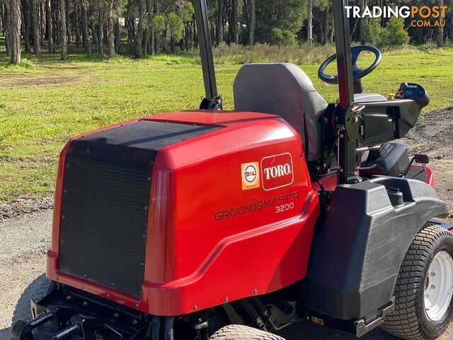 Toro 3200 Front Deck Lawn Equipment