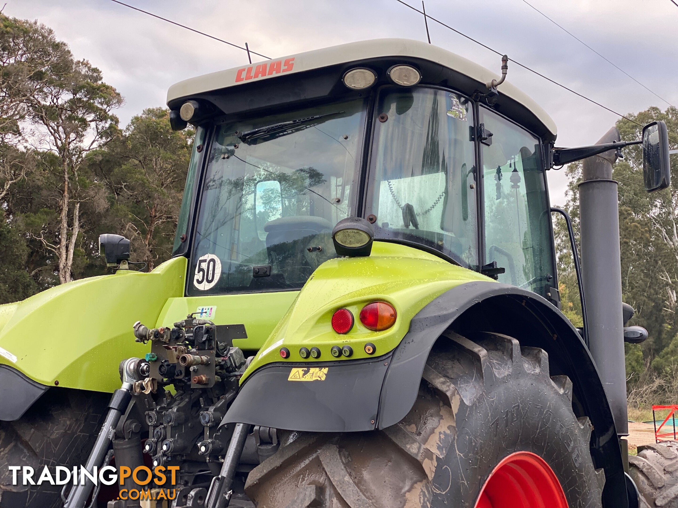 Claas Axion 840 FWA/4WD Tractor