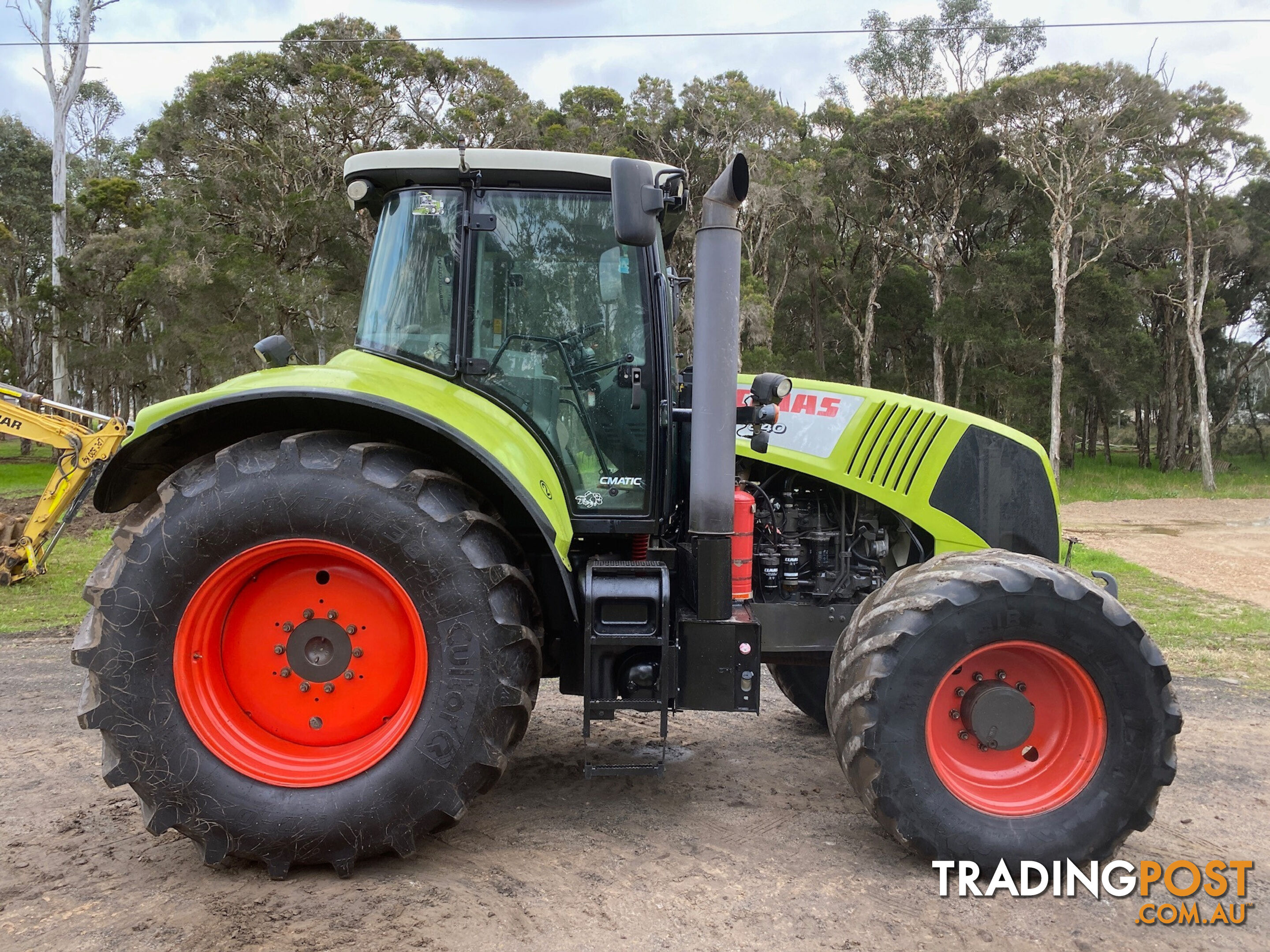 Claas Axion 840 FWA/4WD Tractor