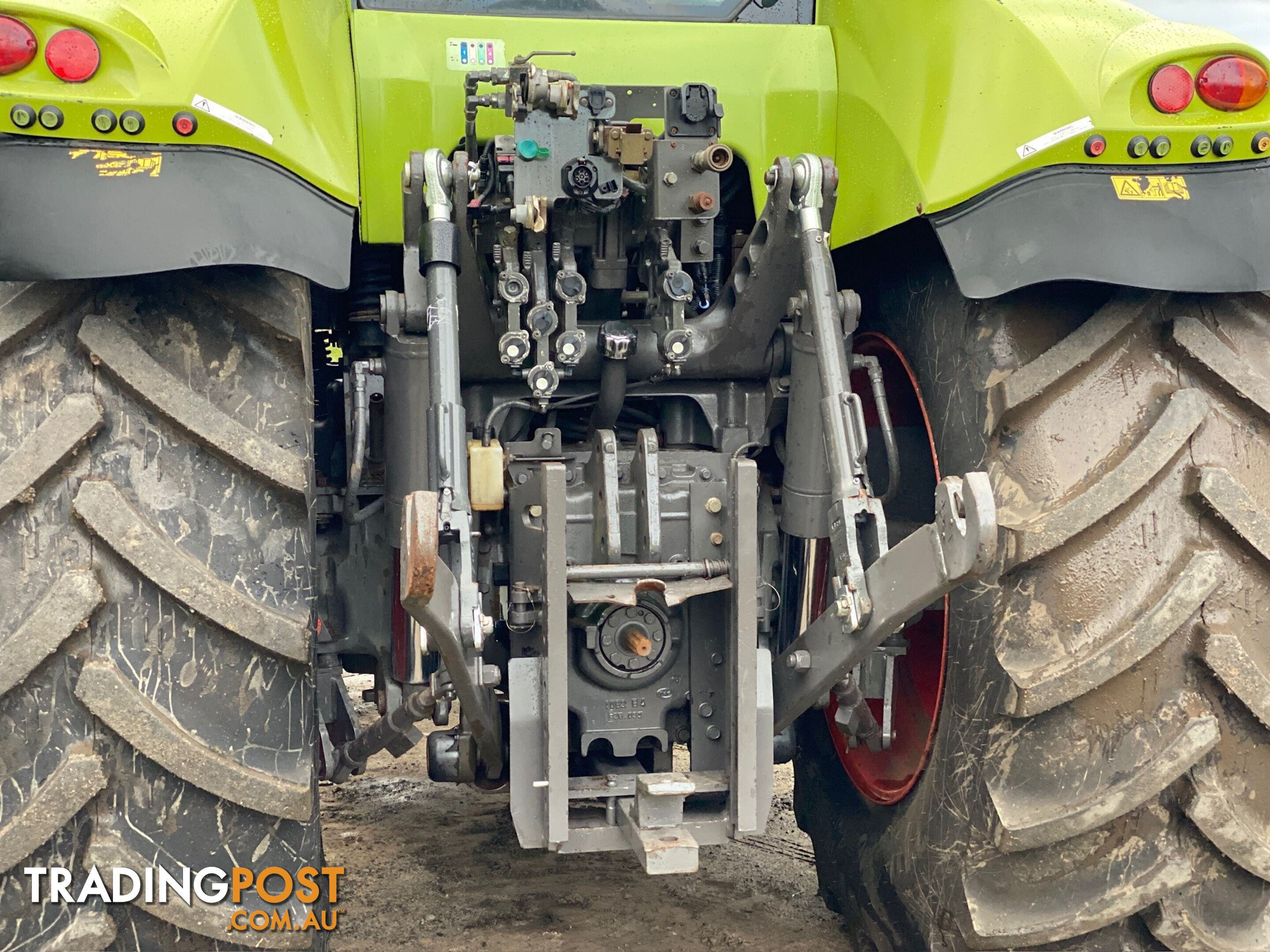 Claas Axion 840 FWA/4WD Tractor