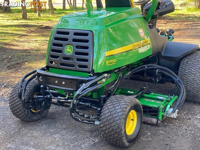 John Deere 8700  Golf Fairway mower Lawn Equipment