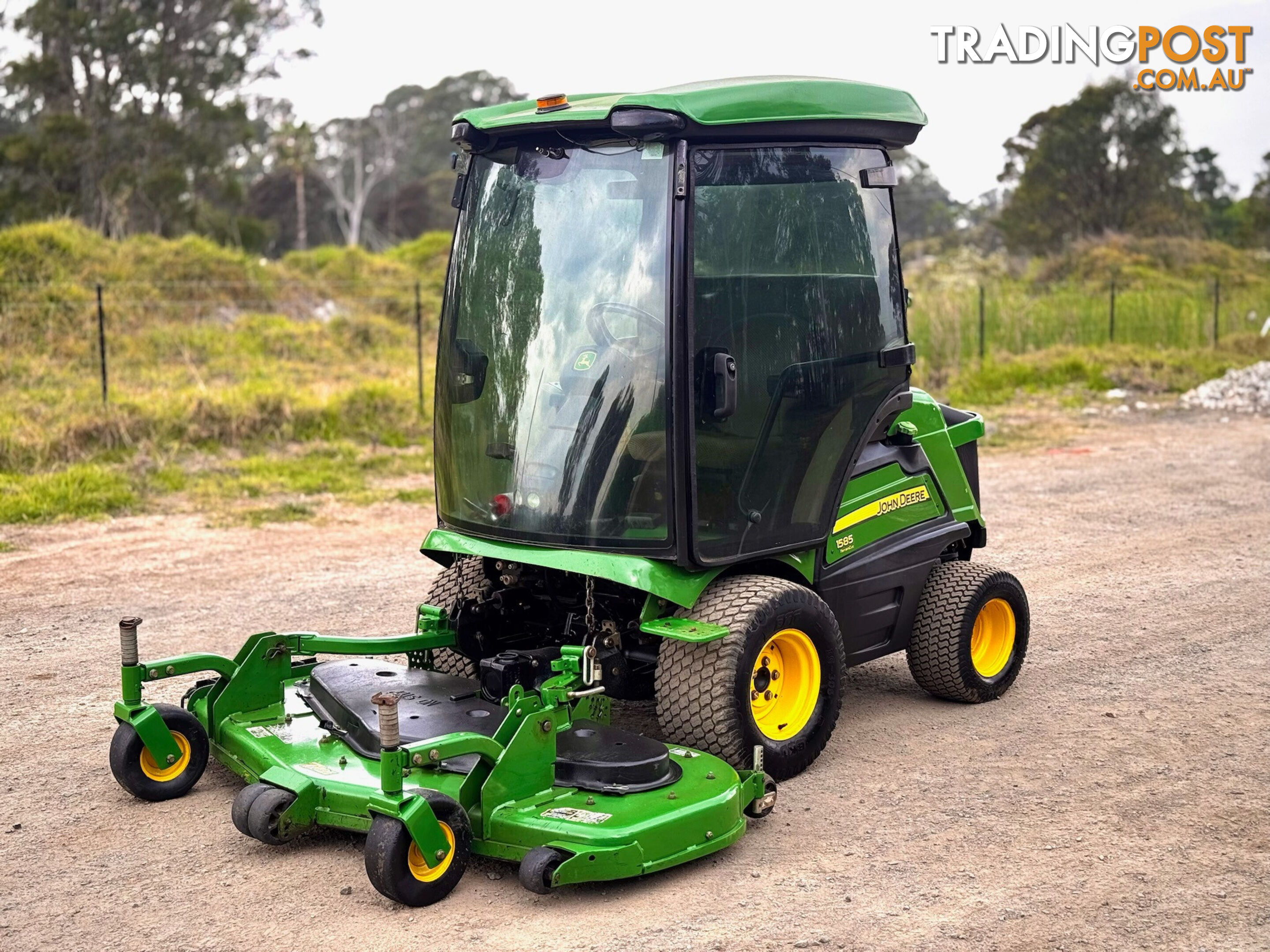 John Deere 1585 Front Deck Lawn Equipment