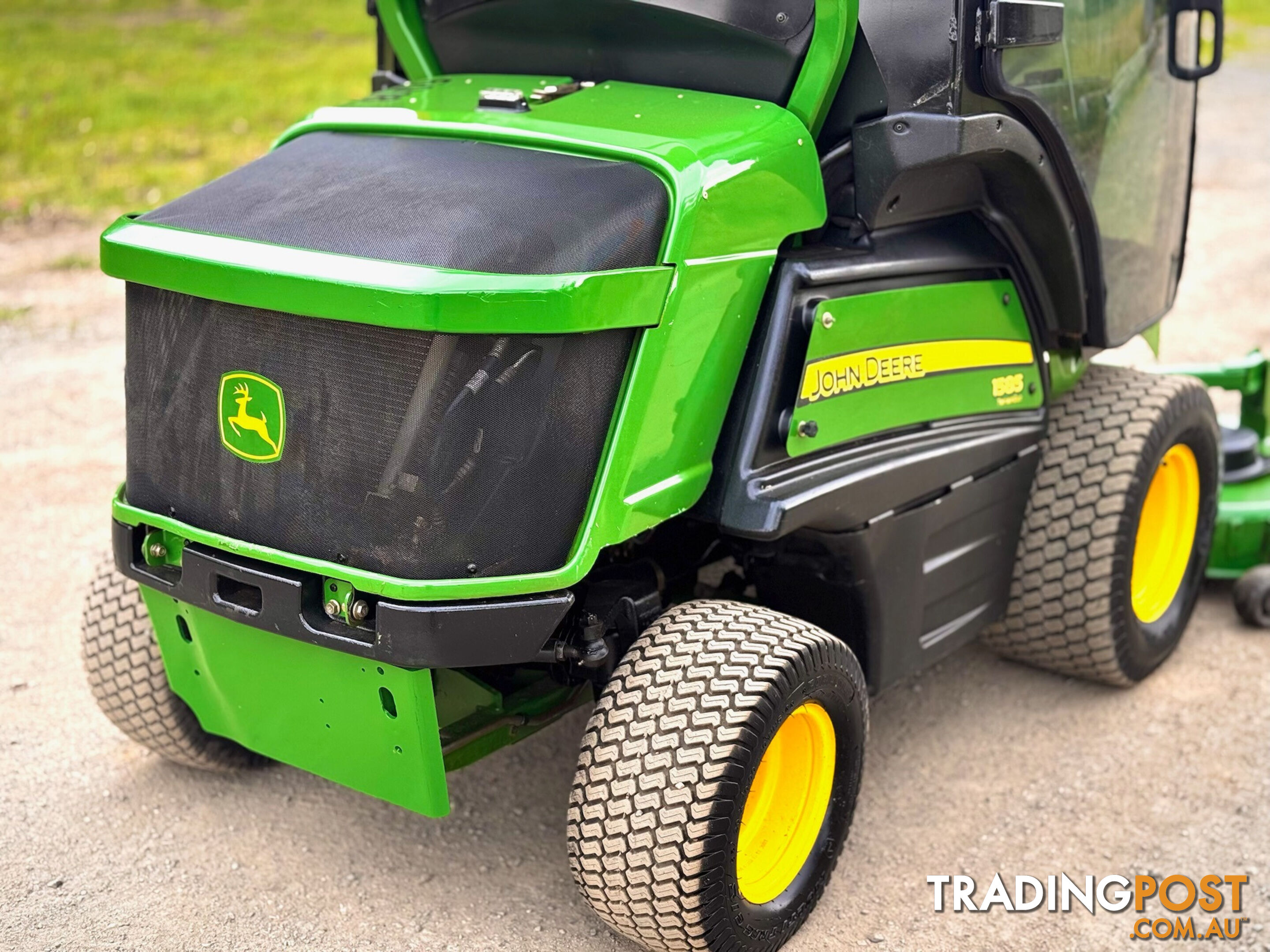 John Deere 1585 Front Deck Lawn Equipment