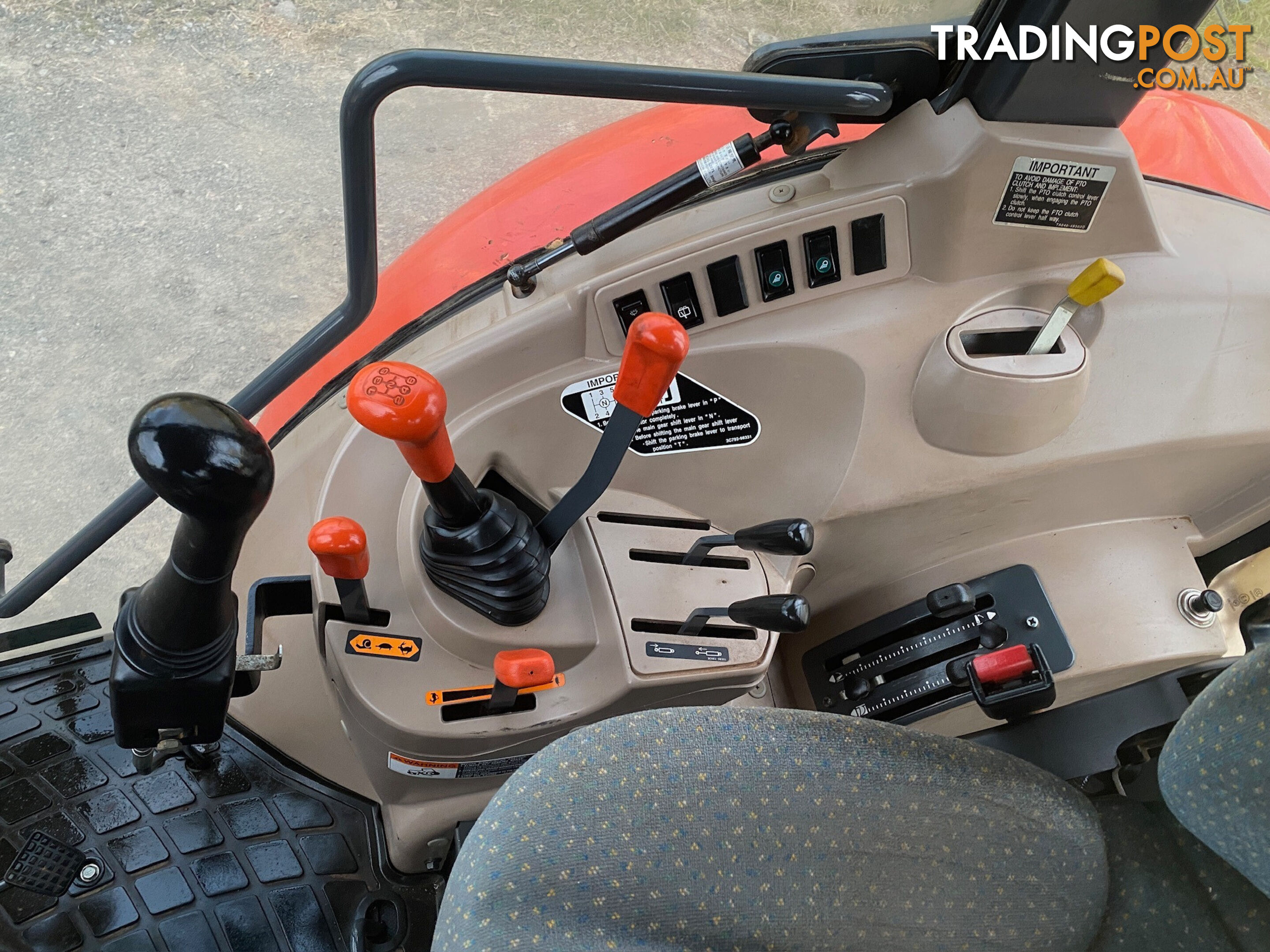 Kubota M8540 FWA/4WD Tractor