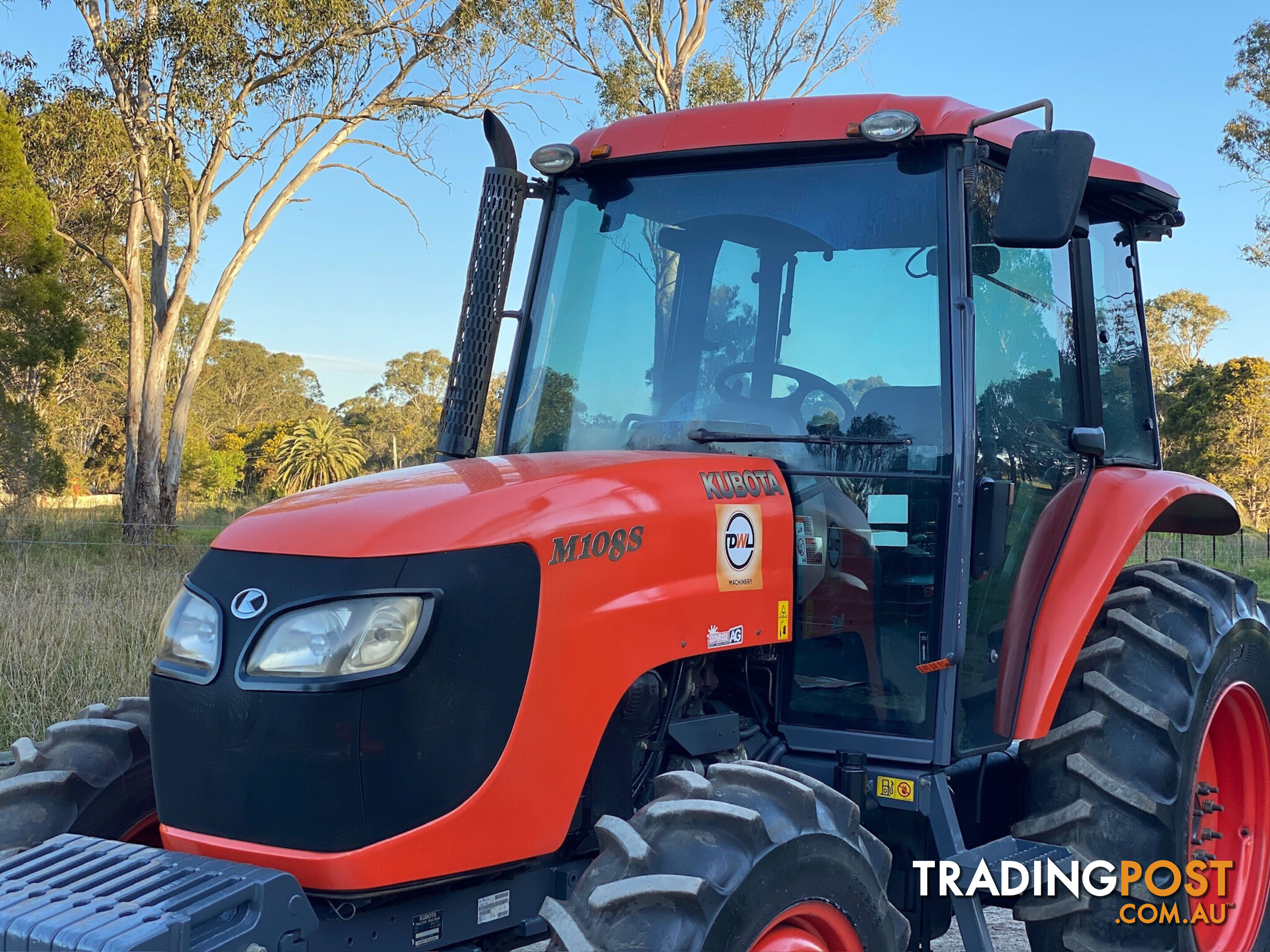 Kubota M108 FWA/4WD Tractor