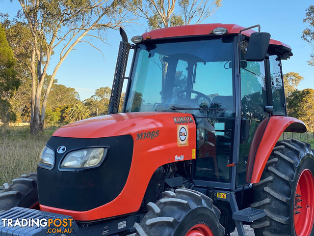 Kubota M108 FWA/4WD Tractor