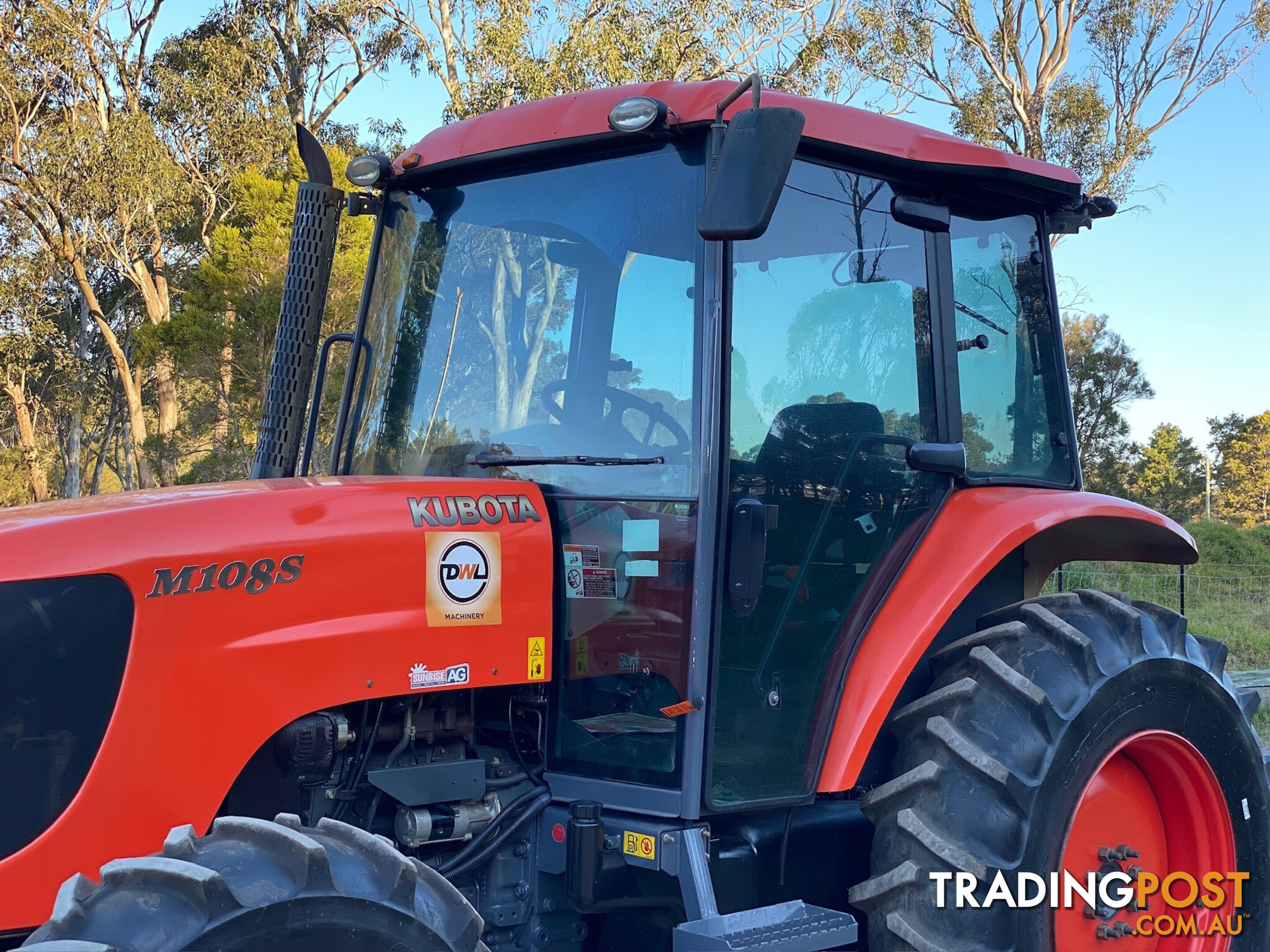 Kubota M108 FWA/4WD Tractor