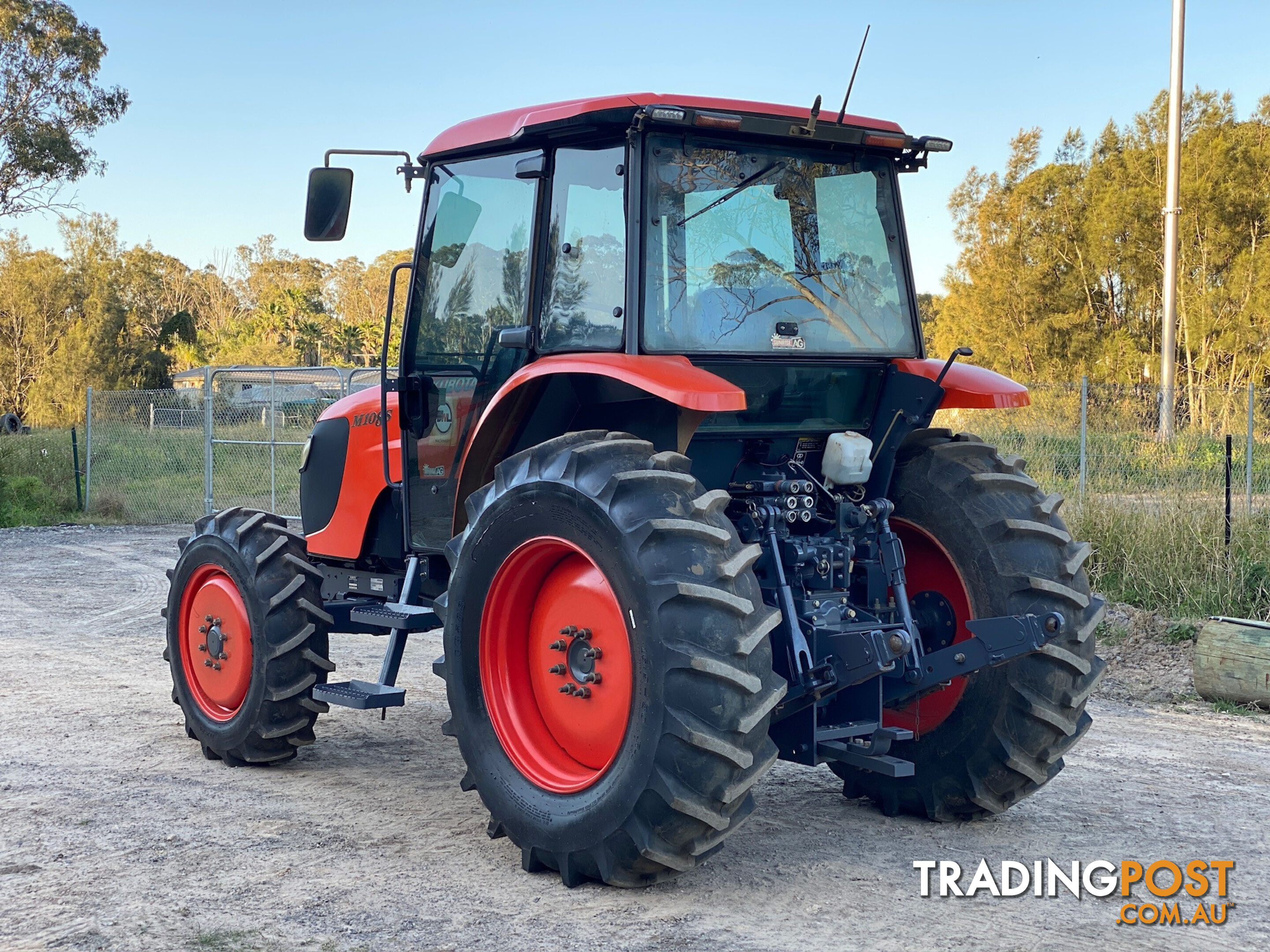 Kubota M108 FWA/4WD Tractor