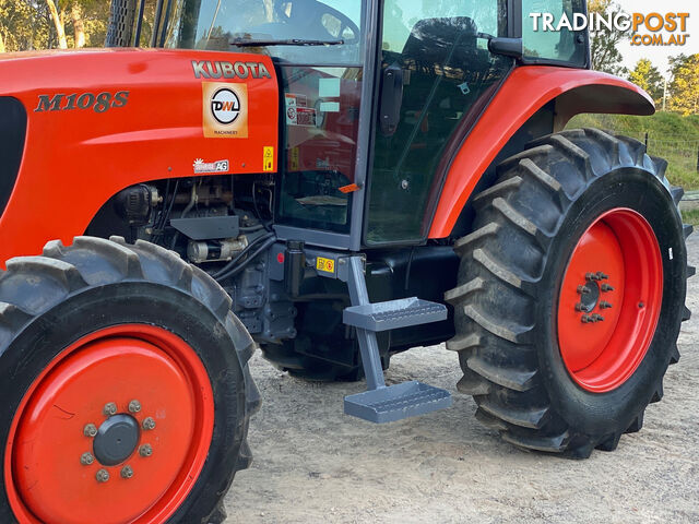 Kubota M108 FWA/4WD Tractor