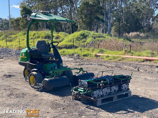 John Deere 2500E Golf Greens mower Lawn Equipment