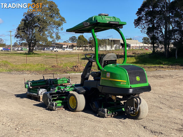 John Deere 2500E Golf Greens mower Lawn Equipment