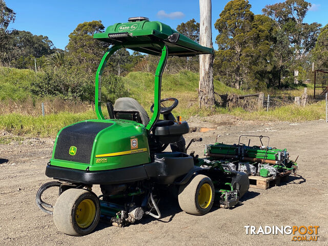 John Deere 2500E Golf Greens mower Lawn Equipment