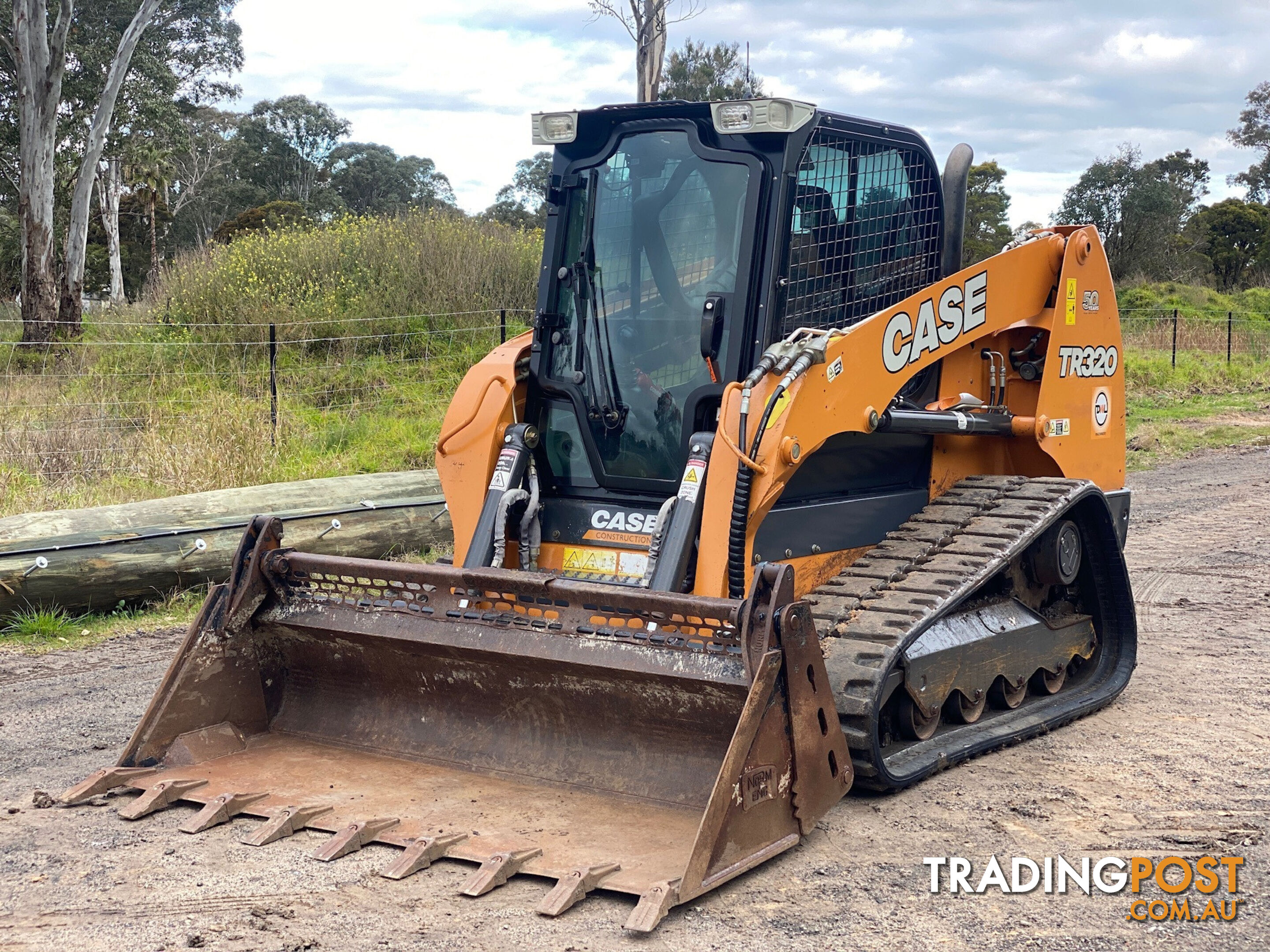 CASE TR320 Skid Steer Loader