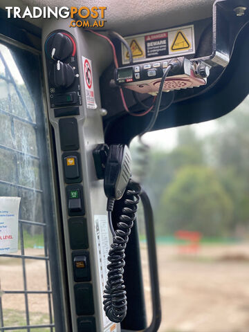 CASE TR320 Skid Steer Loader