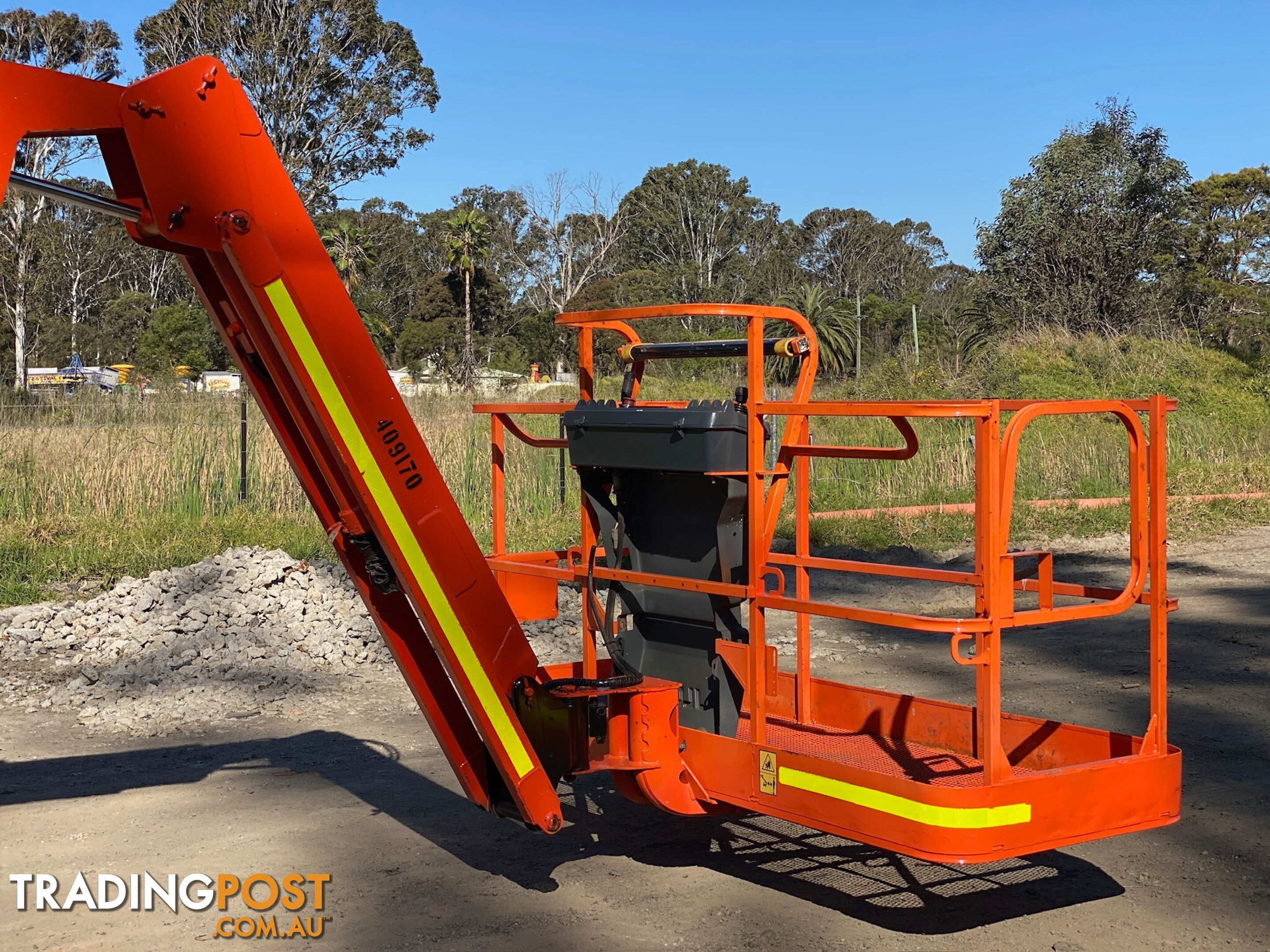 JLG 800AJ Boom Lift Access &amp; Height Safety