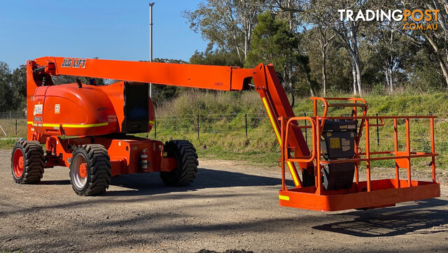 JLG 800AJ Boom Lift Access &amp; Height Safety