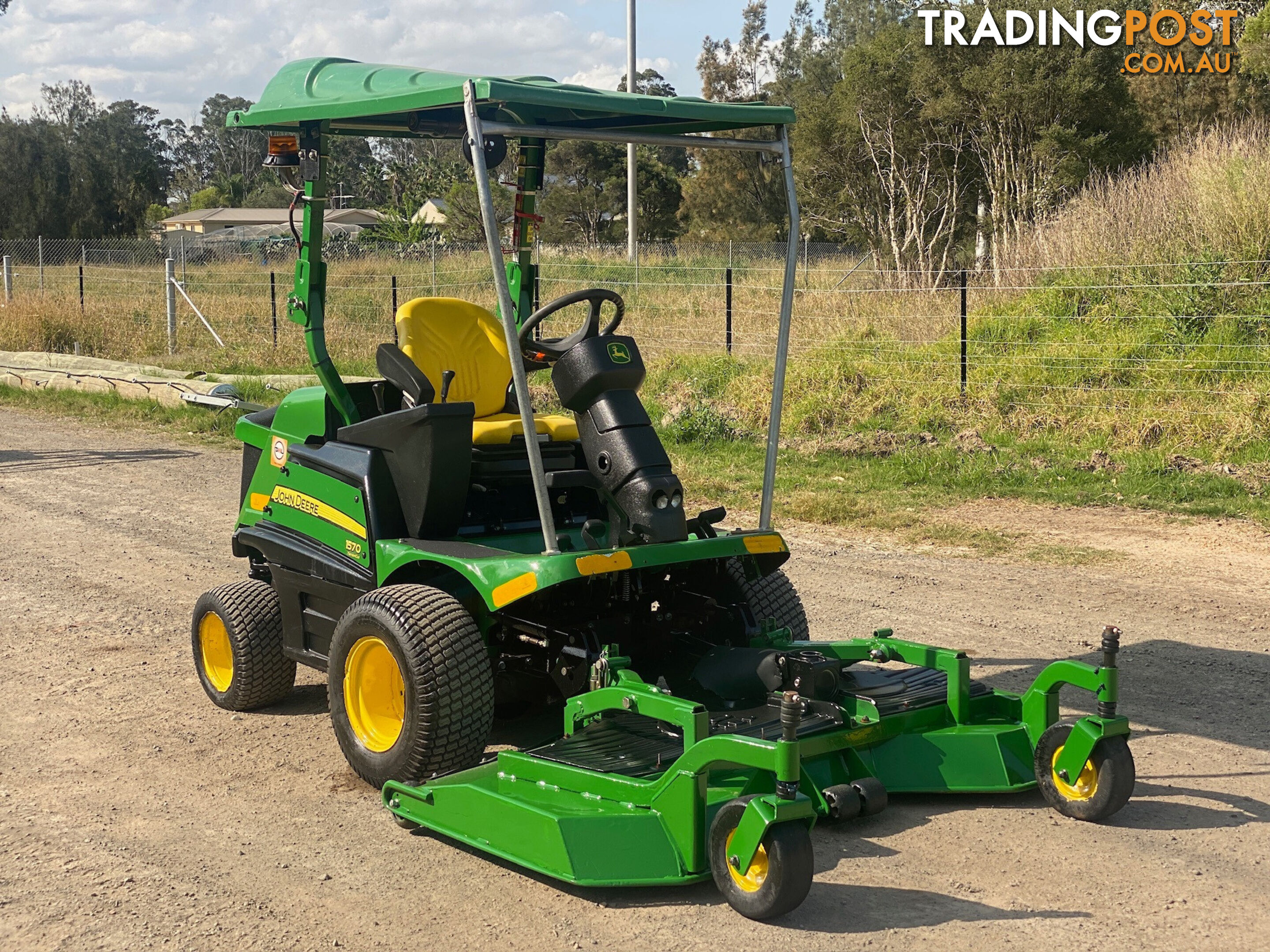 John Deere 1570 Front Deck Lawn Equipment