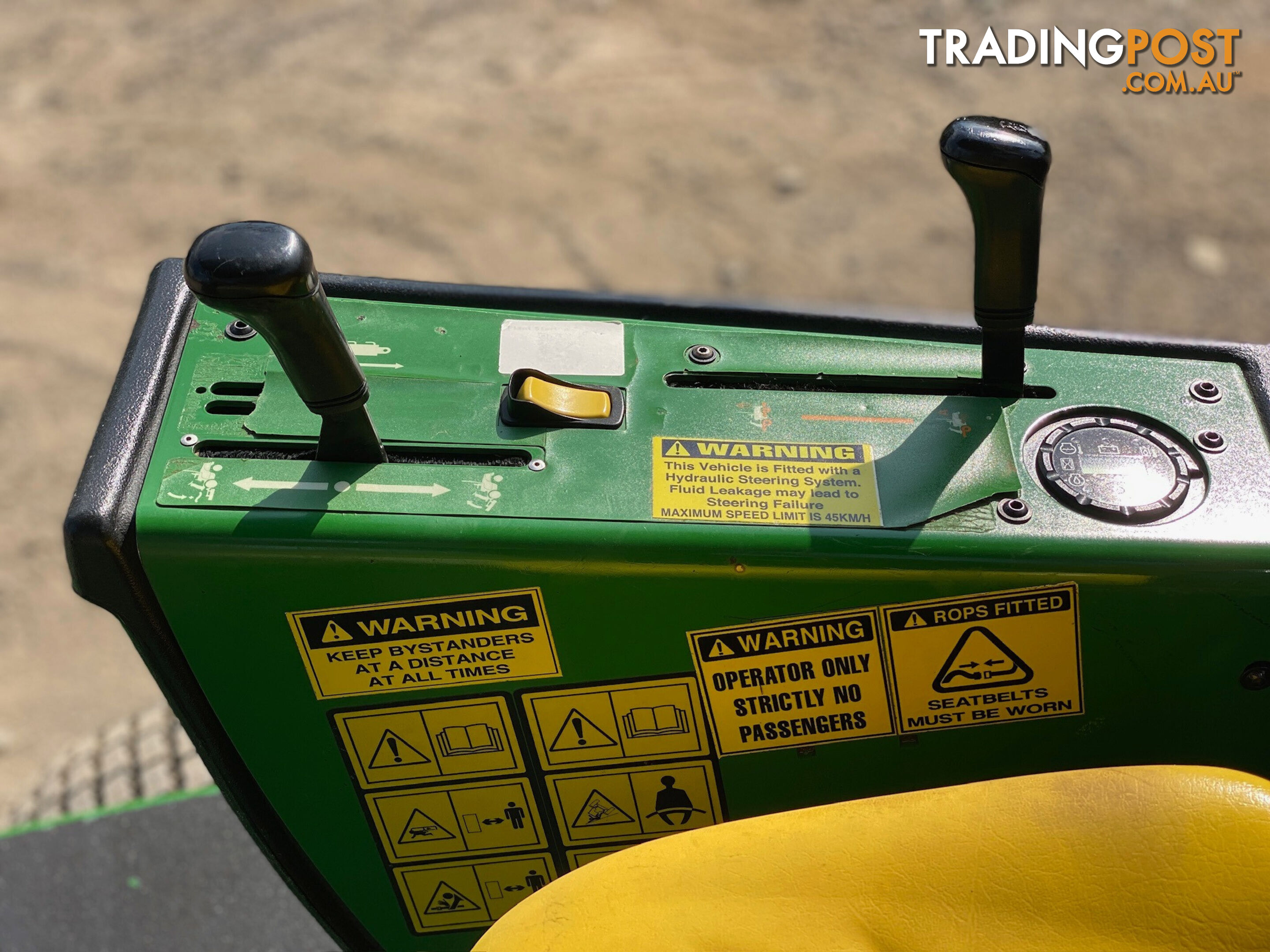 John Deere 1570 Front Deck Lawn Equipment