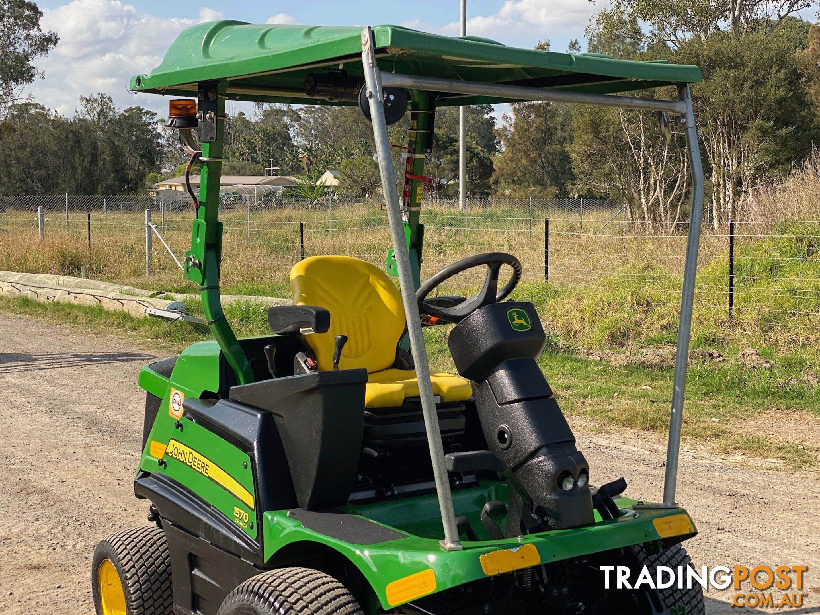 John Deere 1570 Front Deck Lawn Equipment