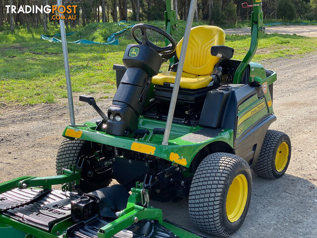 John Deere 1570 Front Deck Lawn Equipment