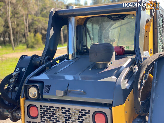 John Deere 323E Skid Steer Loader