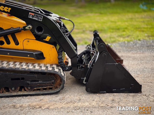 Vermeer S800TX Skid Steer Loader