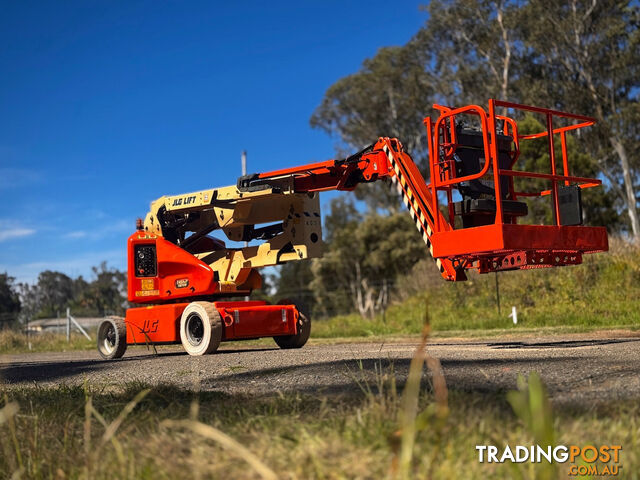 JLG E400AJPN Boom Lift Access &amp; Height Safety