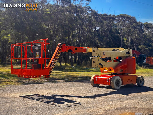 JLG E400AJPN Boom Lift Access &amp; Height Safety