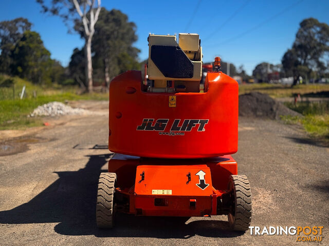 JLG E400AJPN Boom Lift Access &amp; Height Safety