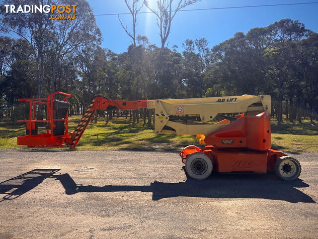 JLG E400AJPN Boom Lift Access &amp; Height Safety